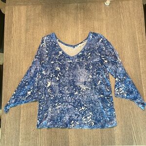 Women’s long sleeve shirt